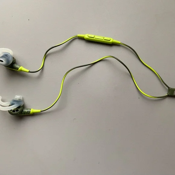Bose Soundsport in Ear Earphones (IOS)